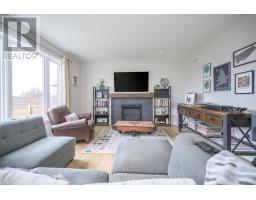 16 OLDE CLOVER DRIVE - 9