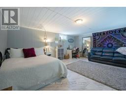 1546 GLENGARRY AVENUE - 21