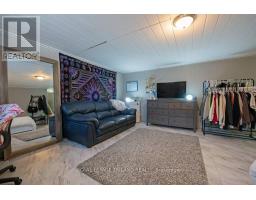 1546 GLENGARRY AVENUE - 22