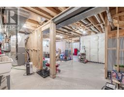 40 LIVINGSTONE DRIVE - 25