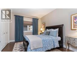 95 CIRCLEWOOD DRIVE - 24