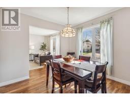 21 WINDING WAY CRESCENT - 13