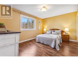 21 WINDING WAY CRESCENT - 21