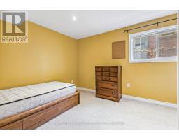 21 WINDING WAY CRESCENT - 36