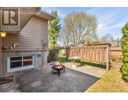 21 WINDING WAY CRESCENT - 40