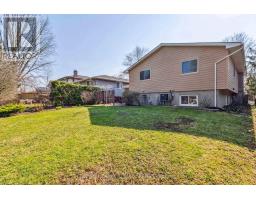 21 WINDING WAY CRESCENT - 44