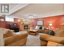 36 JUNIPER CRESCENT - 19