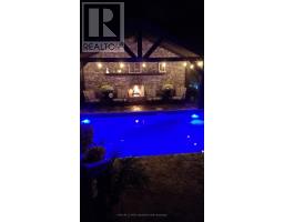 36 JUNIPER CRESCENT - 40
