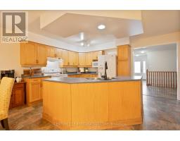 36 JUNIPER CRESCENT - 7