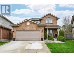 898 CRESTVIEW CRESCENT - 1