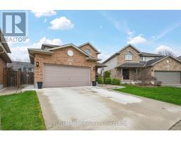 898 CRESTVIEW CRESCENT - 3