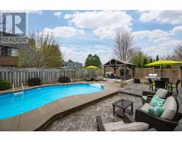 898 CRESTVIEW CRESCENT - 37