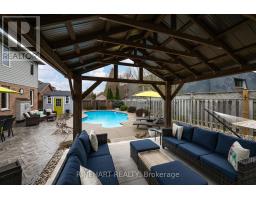 898 CRESTVIEW CRESCENT - 39