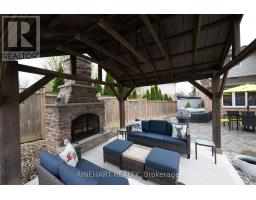 898 CRESTVIEW CRESCENT - 40