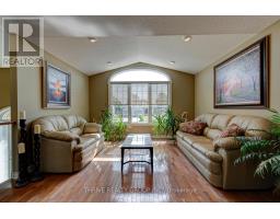 544 DARCY DRIVE - 9