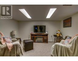 2517 QUEEN STREET - 25