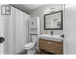 210 - 30 HUGO CRESCENT - 15