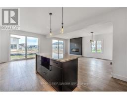 249 HESSELMAN CRESCENT - 22