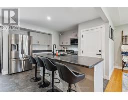 64 HAWKESBURY AVENUE - 15