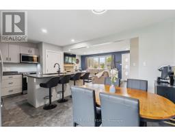 64 HAWKESBURY AVENUE - 18