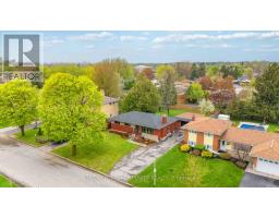 64 HAWKESBURY AVENUE - 2