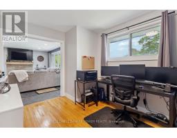 64 HAWKESBURY AVENUE - 20