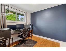 64 HAWKESBURY AVENUE - 21