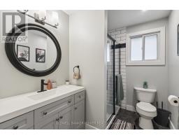 64 HAWKESBURY AVENUE - 25