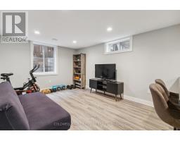 64 HAWKESBURY AVENUE - 27