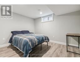64 HAWKESBURY AVENUE - 32