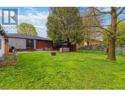 64 HAWKESBURY AVENUE - 40