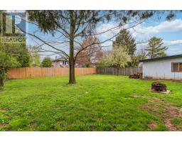 64 HAWKESBURY AVENUE - 42