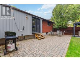 64 HAWKESBURY AVENUE - 44