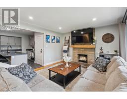 64 HAWKESBURY AVENUE - 9