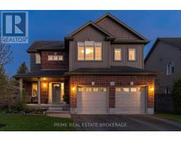32 VALLEYVIEW CRESCENT - 1