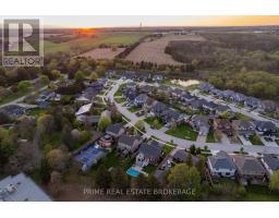 32 VALLEYVIEW CRESCENT - 45