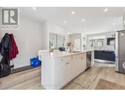 21 - 990 DEVERON CRESCENT - 23