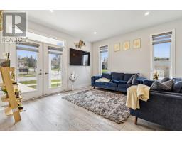 21 - 990 DEVERON CRESCENT - 25
