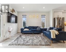 21 - 990 DEVERON CRESCENT - 29