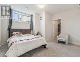 21 - 990 DEVERON CRESCENT - 32