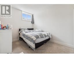 21 - 990 DEVERON CRESCENT - 38
