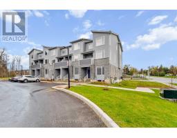 21 - 990 DEVERON CRESCENT - 4
