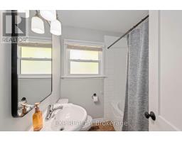 387 GRIFFITH STREET - 16