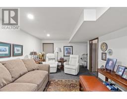 46 HILL STREET - 34