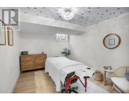 11 CARDINAL COURT - 22