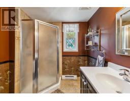 52 STUYVESANT PLACE - 39