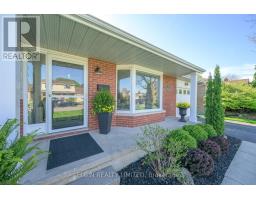 36 LUTON CRESCENT - 3