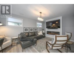 36 LUTON CRESCENT - 30