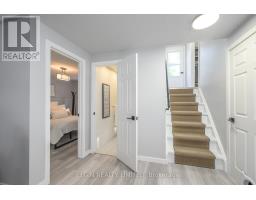 36 LUTON CRESCENT - 32