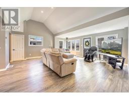 2406 JANE STREET - 23